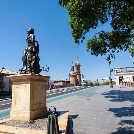 Betis Deluxe Riverside Sevilla Bagian luar foto