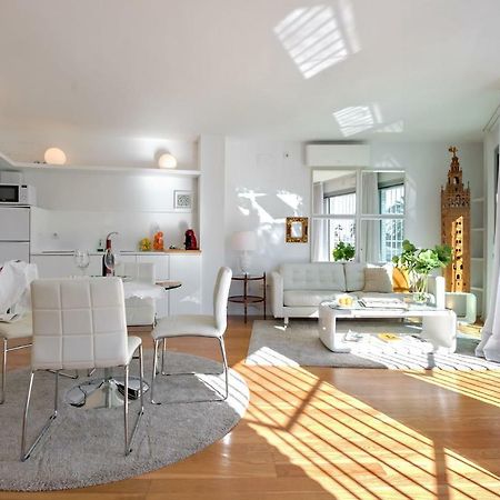 Betis Deluxe Riverside Sevilla Bagian luar foto