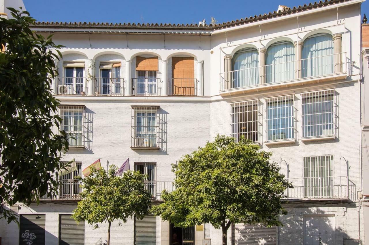 Betis Deluxe Riverside Sevilla Bagian luar foto