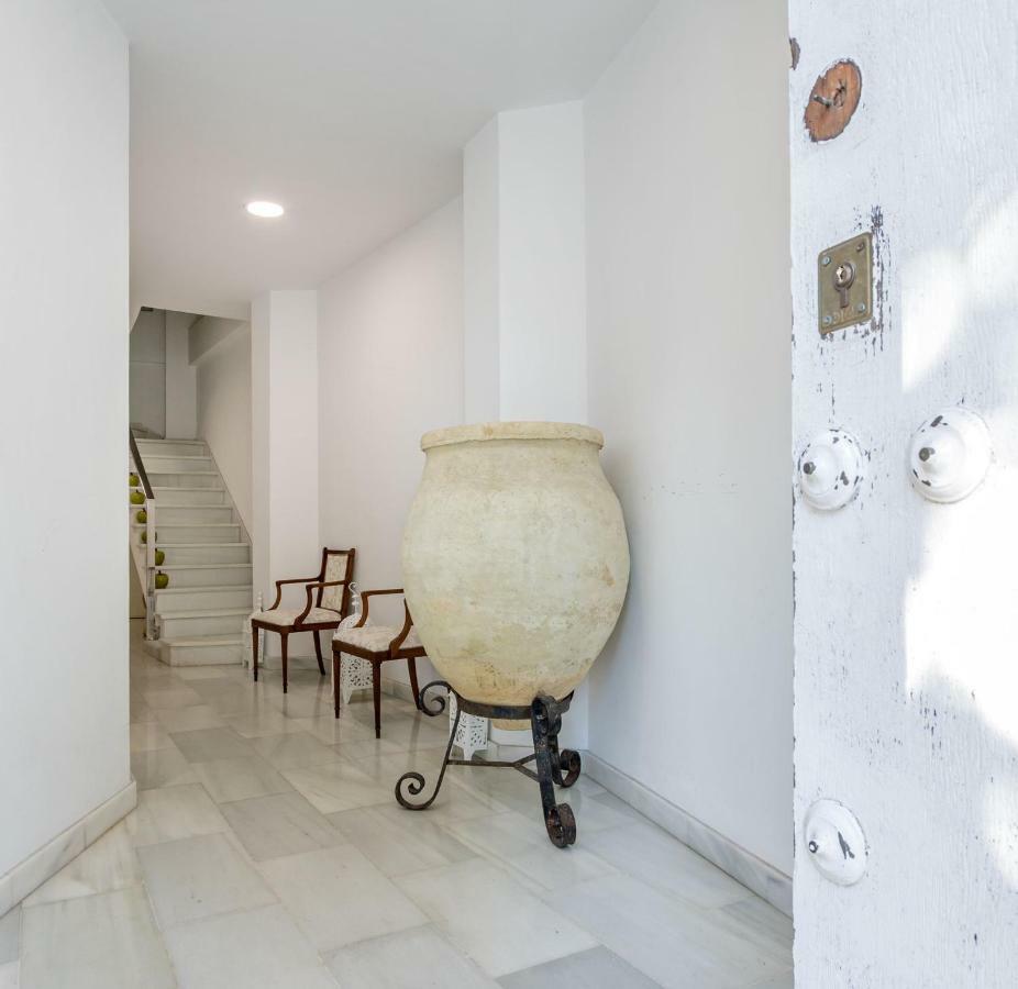 Betis Deluxe Riverside Sevilla Bagian luar foto